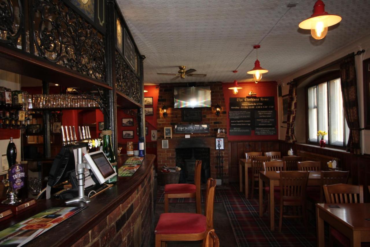 Hotel The Clothiers Arms Stroud  Zewnętrze zdjęcie